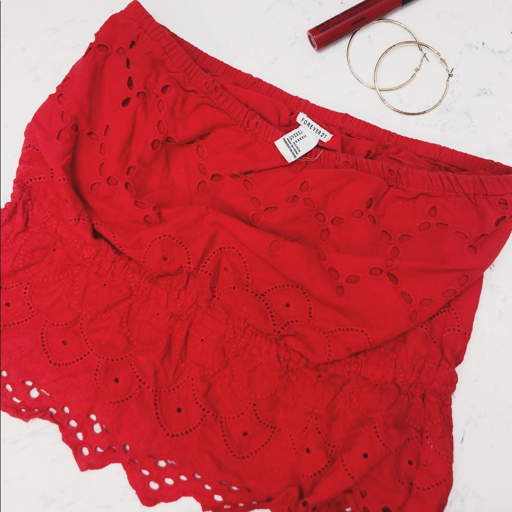Eyelet tube top